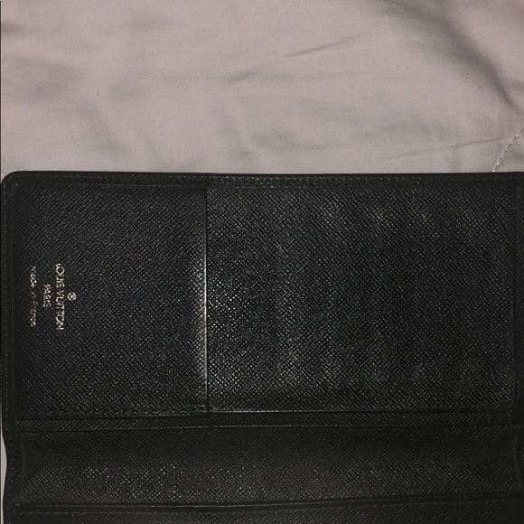 Louis Vuitton Taiga Leather Long Wallet - Picture 2 of 7